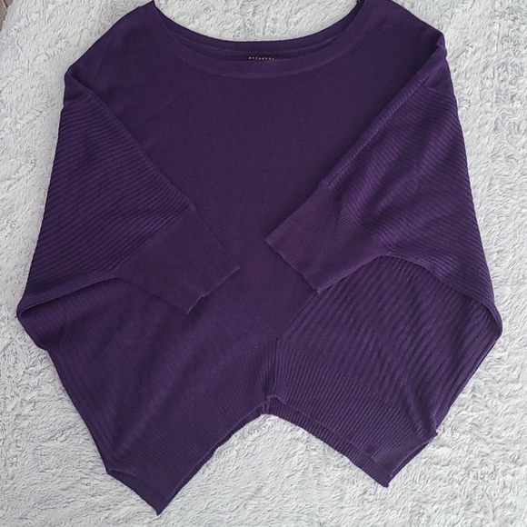 Sweater - Picture 4 of 6